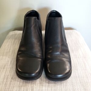 Laura Scott Black Leather Ankle Boots - Women's Size 8